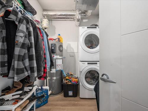 419-4830 Cedar Ridge Pl, Nanaimo, BC - Indoor Photo Showing Laundry Room