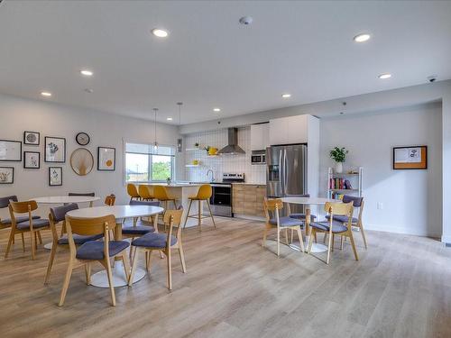 419-4830 Cedar Ridge Pl, Nanaimo, BC - Indoor Photo Showing Dining Room