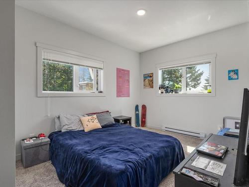 419-4830 Cedar Ridge Pl, Nanaimo, BC - Indoor Photo Showing Bedroom