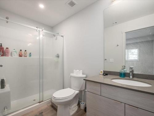 419-4830 Cedar Ridge Pl, Nanaimo, BC - Indoor Photo Showing Bathroom