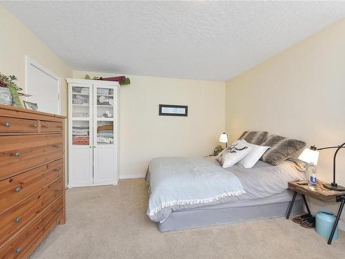 27-4125 Interurban Rd, Saanich, BC - Indoor Photo Showing Bedroom