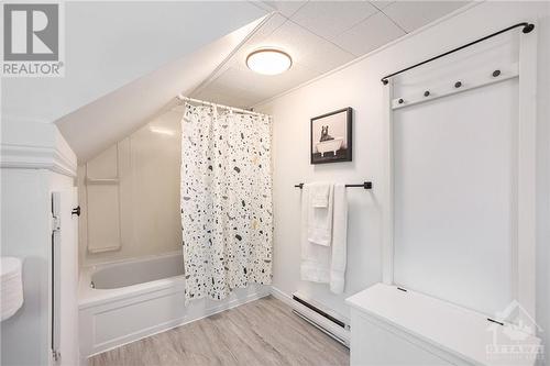 701 Dollard Street, Casselman, ON - Indoor Photo Showing Bathroom