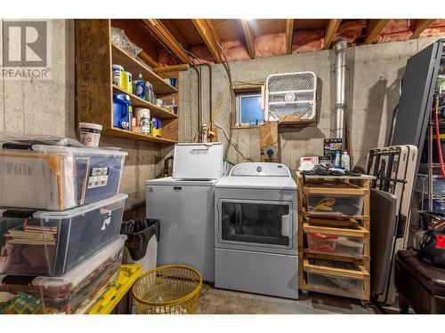 805-807 Mitchell Road, Kelowna, BC - Indoor Photo Showing Laundry Room