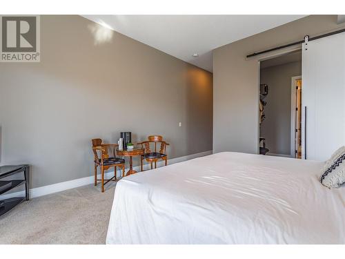 529 Truswell Road Unit# 604, Kelowna, BC - Indoor Photo Showing Bedroom