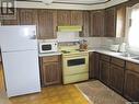 4 Highland Avenue, Bayview Heights, Jackfish Murray, SK  - Indoor Photo Showing Kitchen 