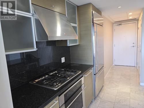 3803 833 Seymour Street, Vancouver, BC - Indoor Photo Showing Kitchen With Upgraded Kitchen