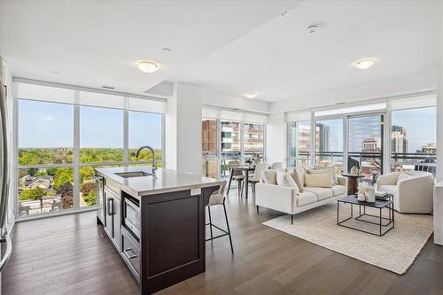 2025 Maria Street|Unit #1104, Burlington, ON - Indoor Photo Showing Living Room