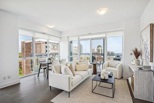 2025 Maria Street|Unit #1104, Burlington, ON - Indoor Photo Showing Living Room