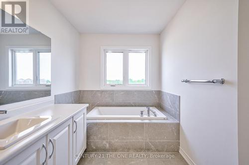 37 Maskell Crescent, Whitby, ON - Indoor Photo Showing Bathroom