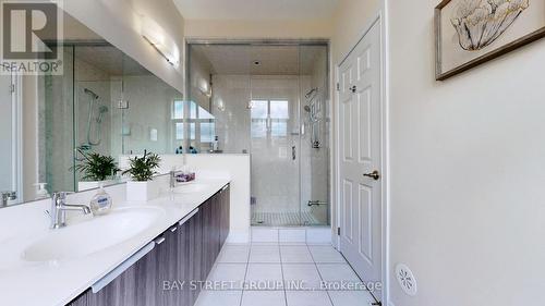 44 Carrville Woods Circle, Vaughan, ON - Indoor Photo Showing Bathroom
