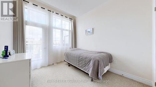 44 Carrville Woods Circle, Vaughan, ON - Indoor Photo Showing Bedroom