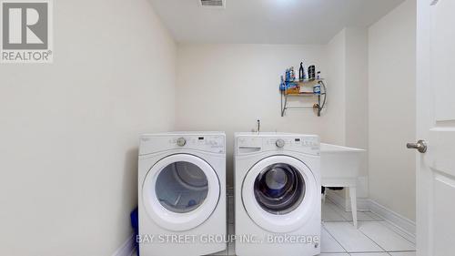 44 Carrville Woods Circle, Vaughan, ON - Indoor Photo Showing Laundry Room