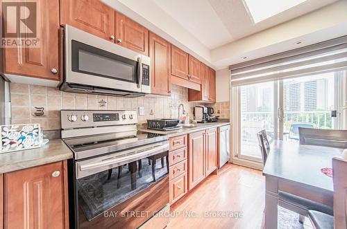 24 - 37 Four Winds Drive, Toronto, ON - Indoor Photo Showing Kitchen