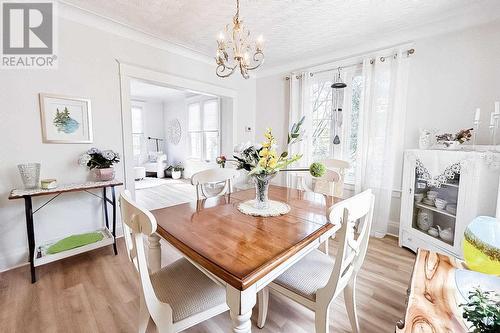 1105 Queen St E, Sault Ste. Marie, ON - Indoor Photo Showing Dining Room