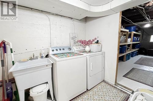 1105 Queen St E, Sault Ste. Marie, ON - Indoor Photo Showing Laundry Room