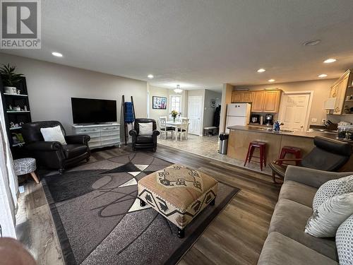 9514 94 Avenue, Fort St. John, BC - Indoor Photo Showing Living Room