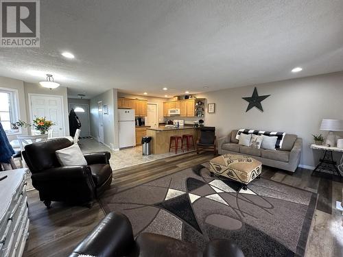 9514 94 Avenue, Fort St. John, BC - Indoor Photo Showing Living Room