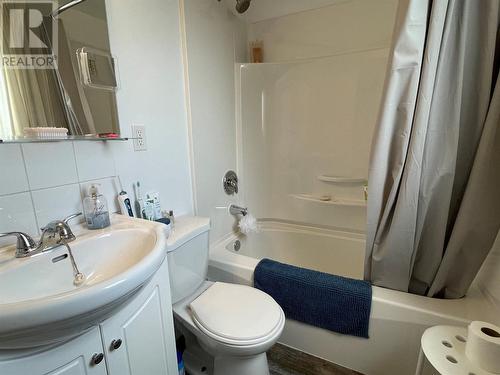 1335 104 Avenue, Dawson Creek, BC - Indoor Photo Showing Bathroom