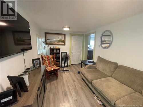 30 Queen Street, Hartland, NB - Indoor Photo Showing Living Room