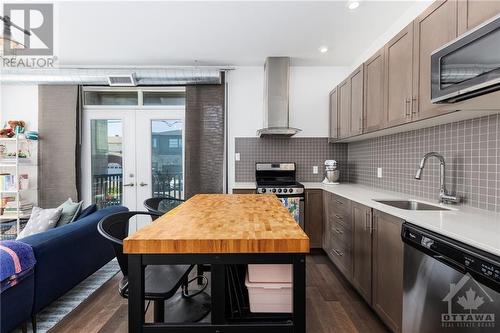 1308 Thames Street Unit#202, Ottawa, ON - Indoor Photo Showing Kitchen With Upgraded Kitchen