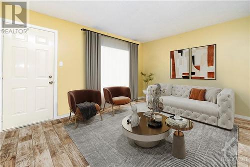 4872 Hendon Way, Ottawa, ON - Indoor Photo Showing Living Room