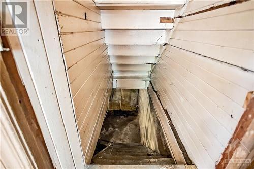 Stairs off kitchen to basement - 180 Hawthorne Avenue, Ottawa, ON - Indoor Photo Showing Garage