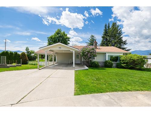 2105 Maple Place, Creston, BC - Outdoor