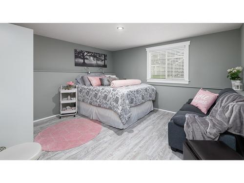 2105 Maple Place, Creston, BC - Indoor Photo Showing Bedroom