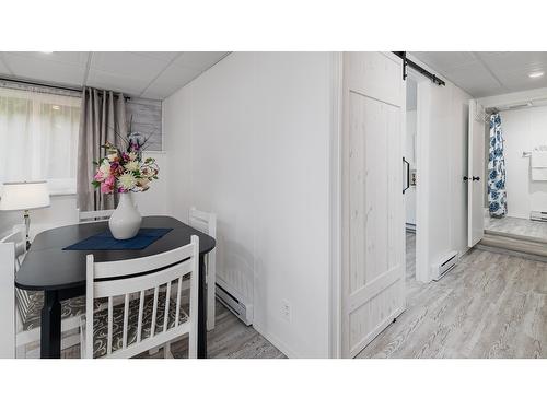 2105 Maple Place, Creston, BC - Indoor Photo Showing Dining Room