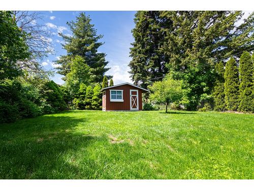 2105 Maple Place, Creston, BC - Outdoor