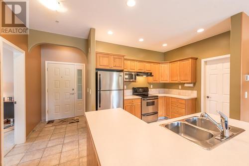 15 Solana Key Court Unit# 311, Osoyoos, BC - Indoor Photo Showing Kitchen With Double Sink