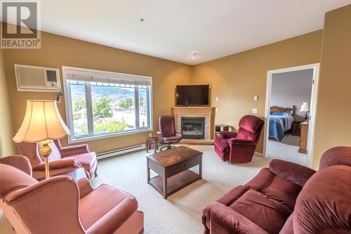 15 Solana Key Court Unit# 311, Osoyoos, BC - Indoor Photo Showing Living Room With Fireplace