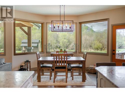 6385 3 Highway, Fernie, BC - Indoor Photo Showing Dining Room