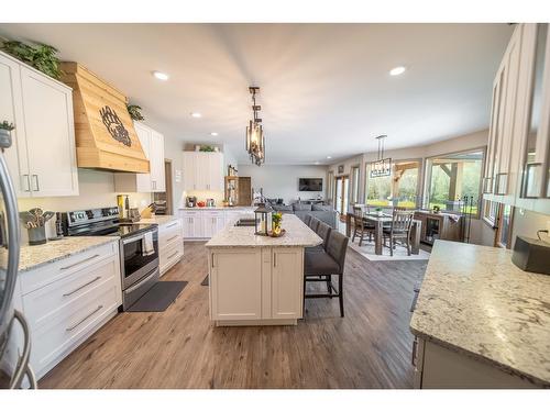 6385 Highway 3, Fernie, BC - Indoor Photo Showing Kitchen With Upgraded Kitchen