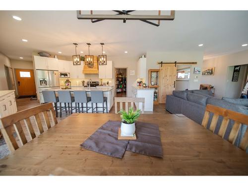 6385 Highway 3, Fernie, BC - Indoor Photo Showing Dining Room