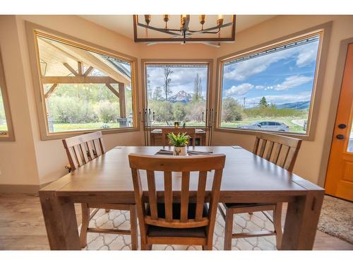 6385 Highway 3, Fernie, BC - Indoor Photo Showing Dining Room