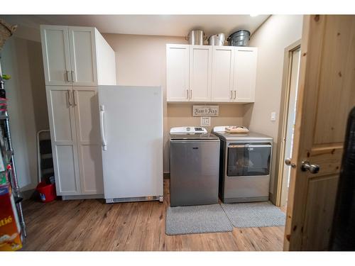 6385 Highway 3, Fernie, BC - Indoor Photo Showing Laundry Room