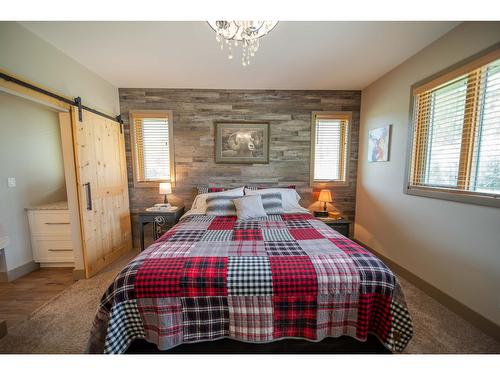 6385 Highway 3, Fernie, BC - Indoor Photo Showing Bedroom