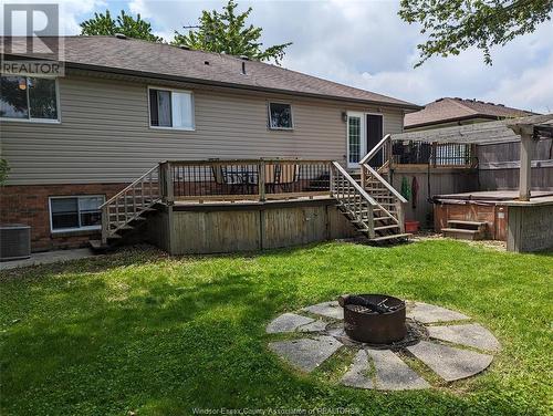 1598 Elmwood, Lakeshore, ON - Outdoor With Above Ground Pool