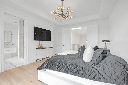 2454 Rebecca Street, Oakville, ON - Indoor Photo Showing Bedroom