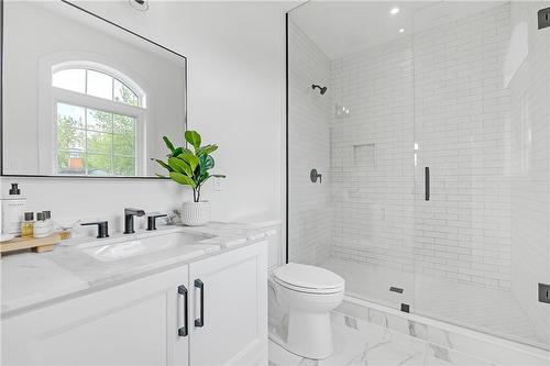 2454 Rebecca Street, Oakville, ON - Indoor Photo Showing Bathroom