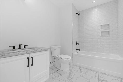 2454 Rebecca Street, Oakville, ON - Indoor Photo Showing Bathroom