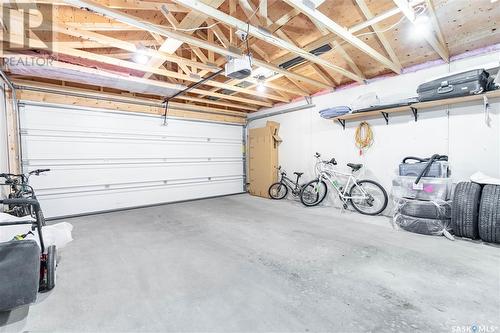 Street 1701 West Market Street, Regina, SK - Indoor Photo Showing Garage