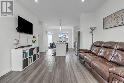 Street 1701 West Market Street, Regina, SK - Indoor Photo Showing Living Room