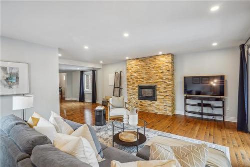 135 Edgemont Street S, Hamilton, ON - Indoor Photo Showing Living Room With Fireplace