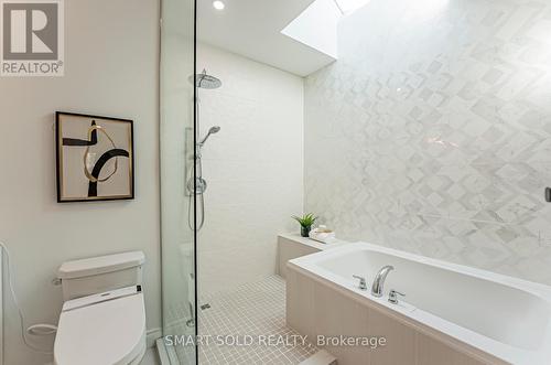 21 Harold Street, Toronto, ON - Indoor Photo Showing Bathroom