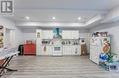 21 Harold Street, Toronto, ON - Indoor Photo Showing Kitchen