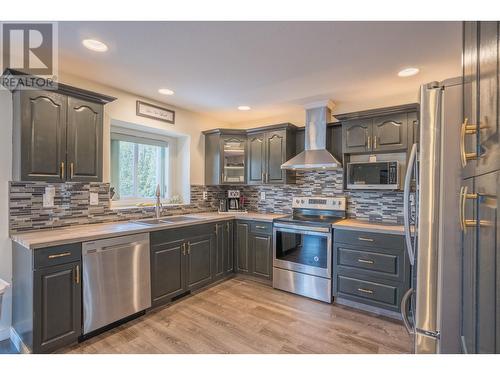 3162 Vista Ridge Drive, Prince George, BC - Indoor Photo Showing Kitchen With Upgraded Kitchen