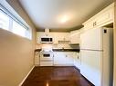 Bsmt 21639 90A Avenue, Langley, BC  - Indoor Photo Showing Kitchen 