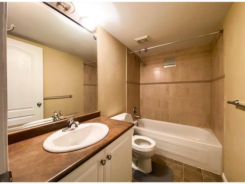 Bsmt 21639 90A Avenue, Langley, BC - Indoor Photo Showing Bathroom